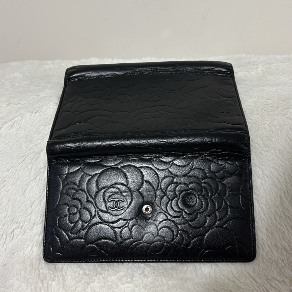 Chanel Authentic Large Black Leather Wallet Camellia Flowers - Picture 14 of 16